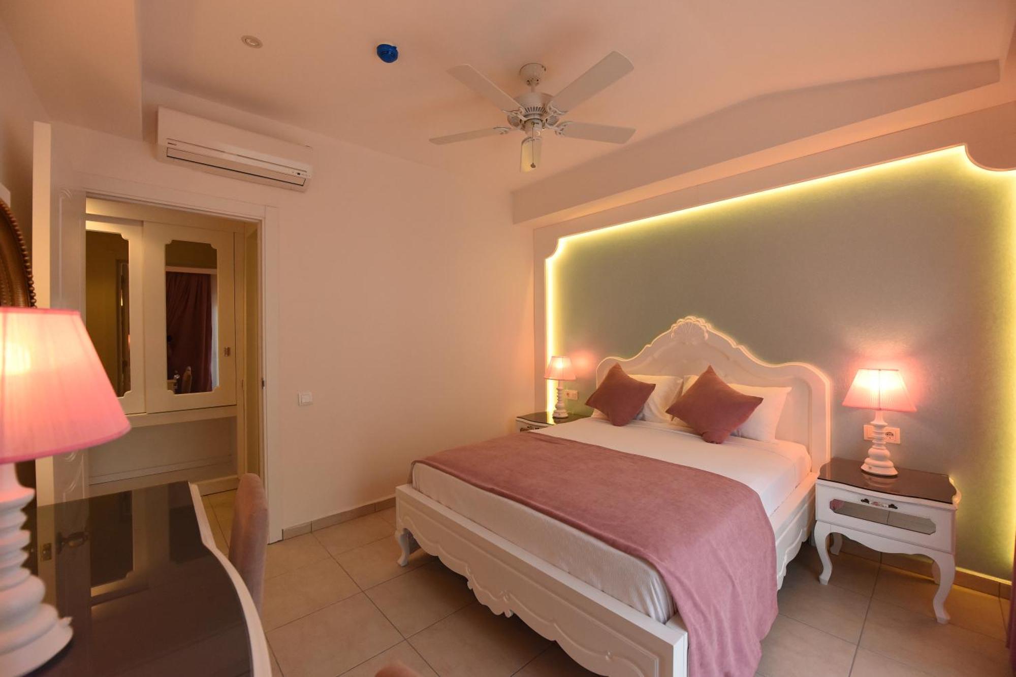Montebello Deluxe Hotel Oludeniz Room photo