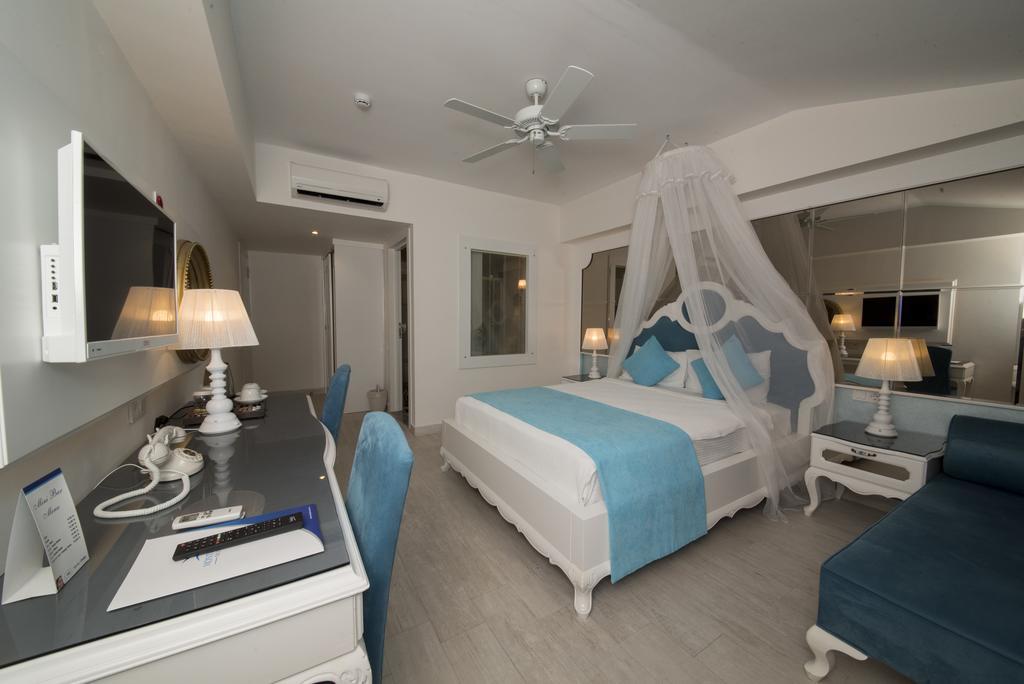 Montebello Deluxe Hotel Oludeniz Exterior photo